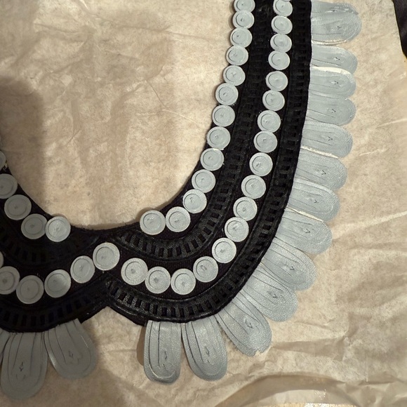 Anne Fontaine Elegant Black and Gray Leather Collar Necklace - Picture 4 of 7